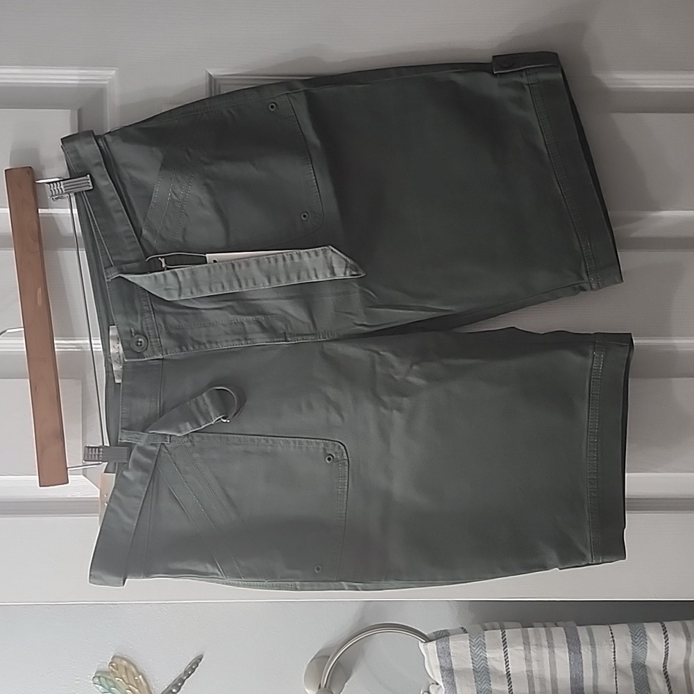 Gloria Vanderbilt Cargo shorts nwt